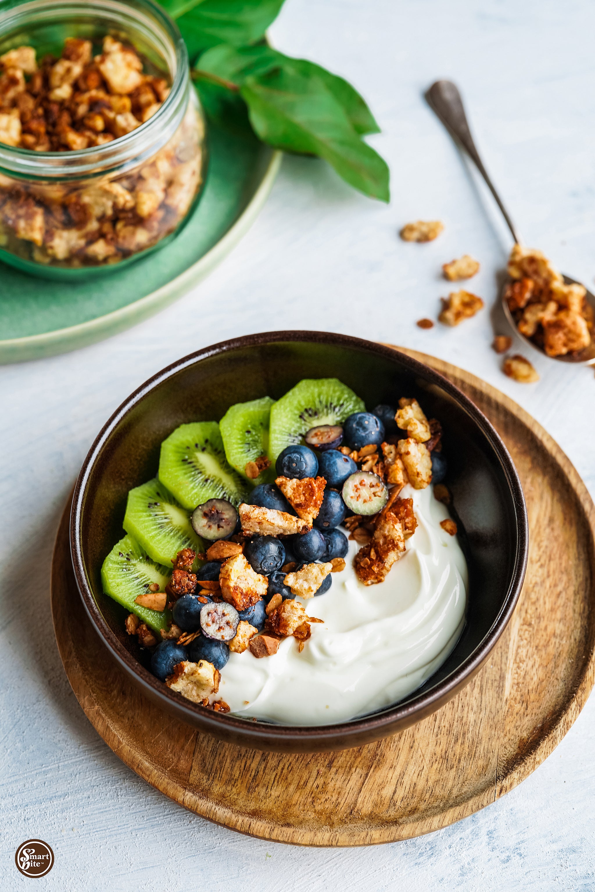 My breakfast today: Granola and Yogurt🥣🥄🌾, Trying to eat a little  healthier!✨